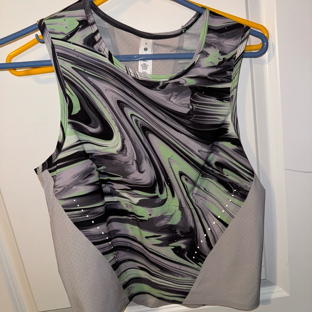 Lululemon Gray and Green Top